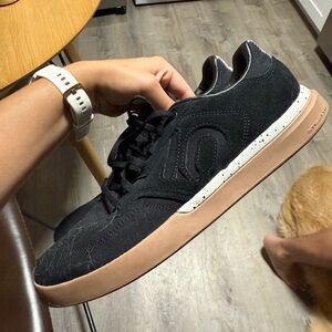 Five ten stealth mountain bike shoes